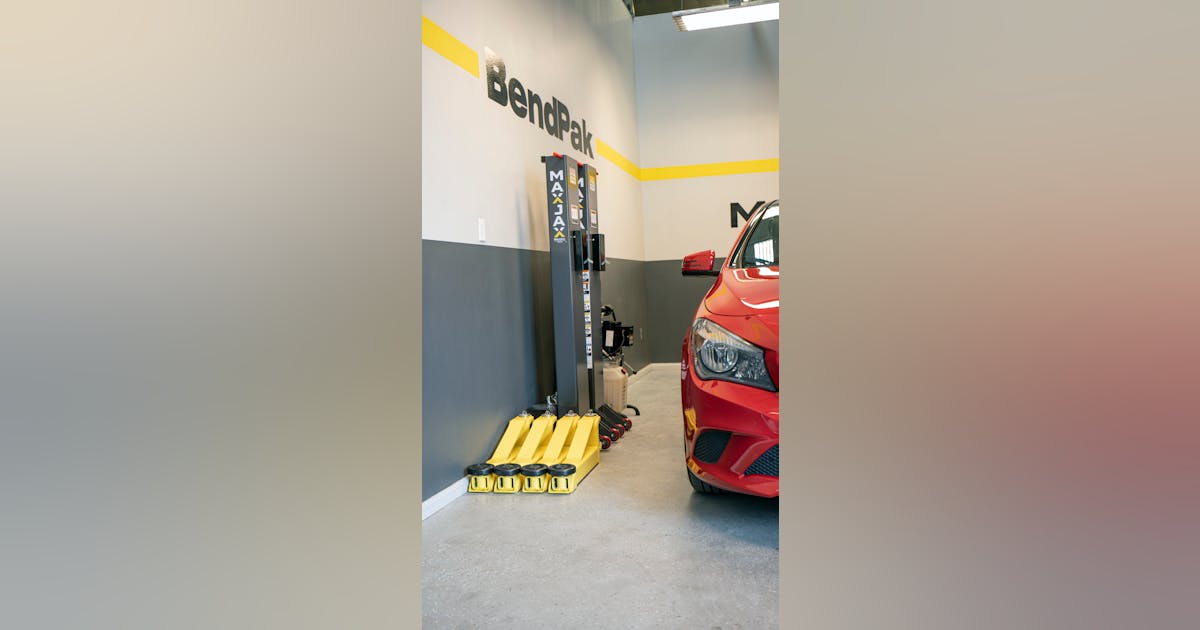 Bendpak Maxjax Portable Two Post Car Lift Vehicle Lifts