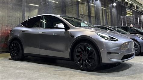 L Image Soir Voici La Nouvelle Couleur Gris Quicksilver Du Tesla