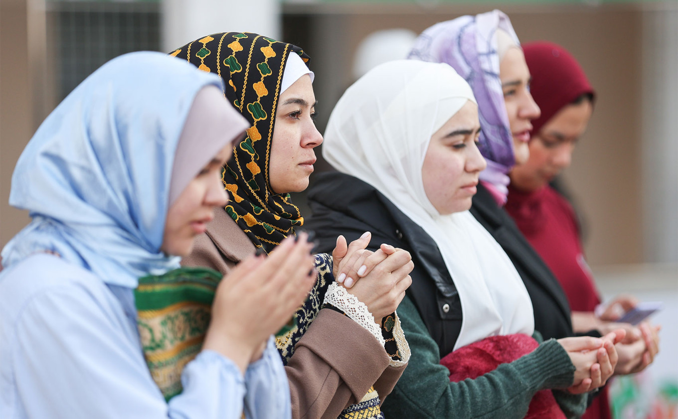 Rapidly Celebrating: The Speed and Efficiency of Muslim Holy Days