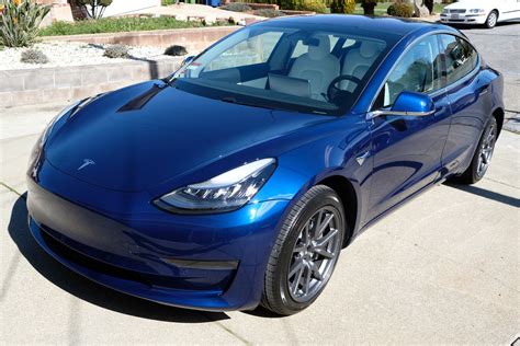 Tesla Deep Blue Metallic Color Option