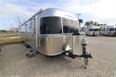 Used 2018 Airstream Rv Classic 30Rb Travel Trailer At Ron Hoover Rv Used 2018 Airstream Rv Classic 30Rb Travel Trailer At Ron Hoover Rv