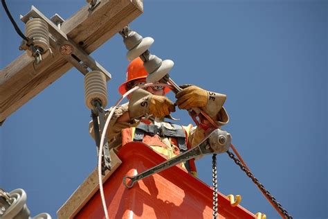 Avoid Costly Mistakes During a Workday Outage