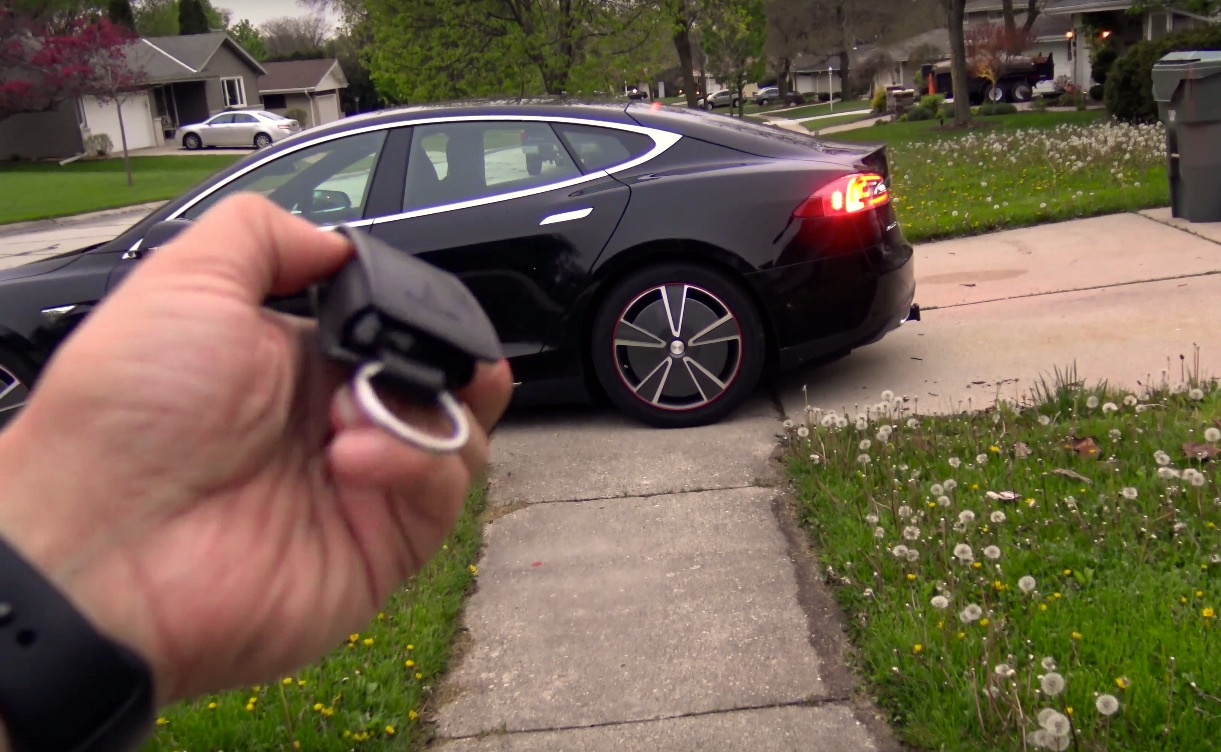 Tesla Summon triggered with key fob