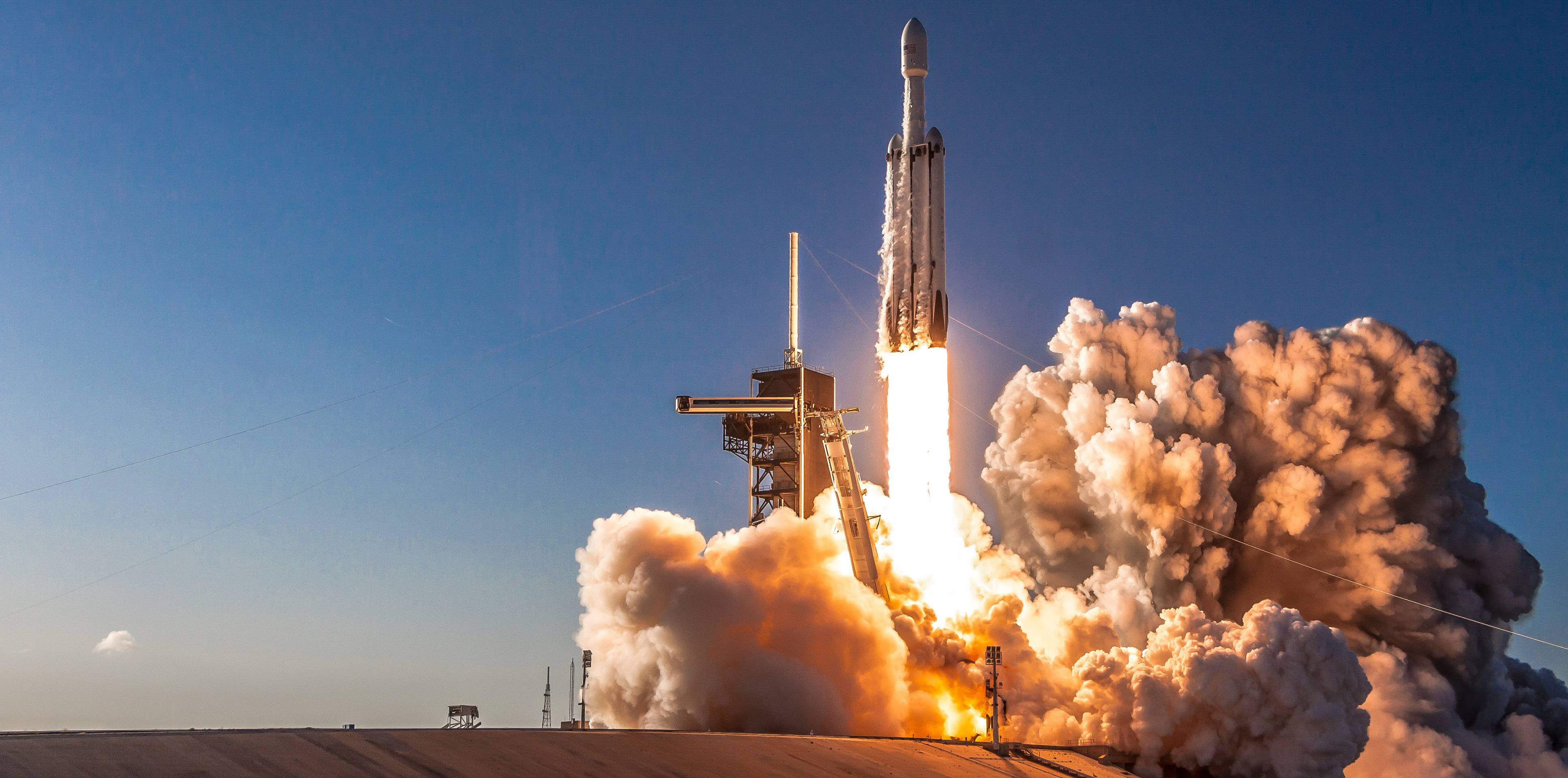 A different angle of Falcon Heavy Flight 2's liftoff from Teslarati photographer Pauline Acalin. (Pauline Acalin)