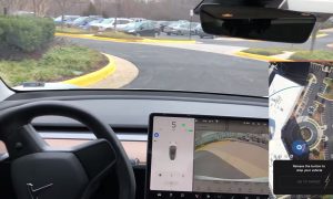 smart summon navigates roundabout