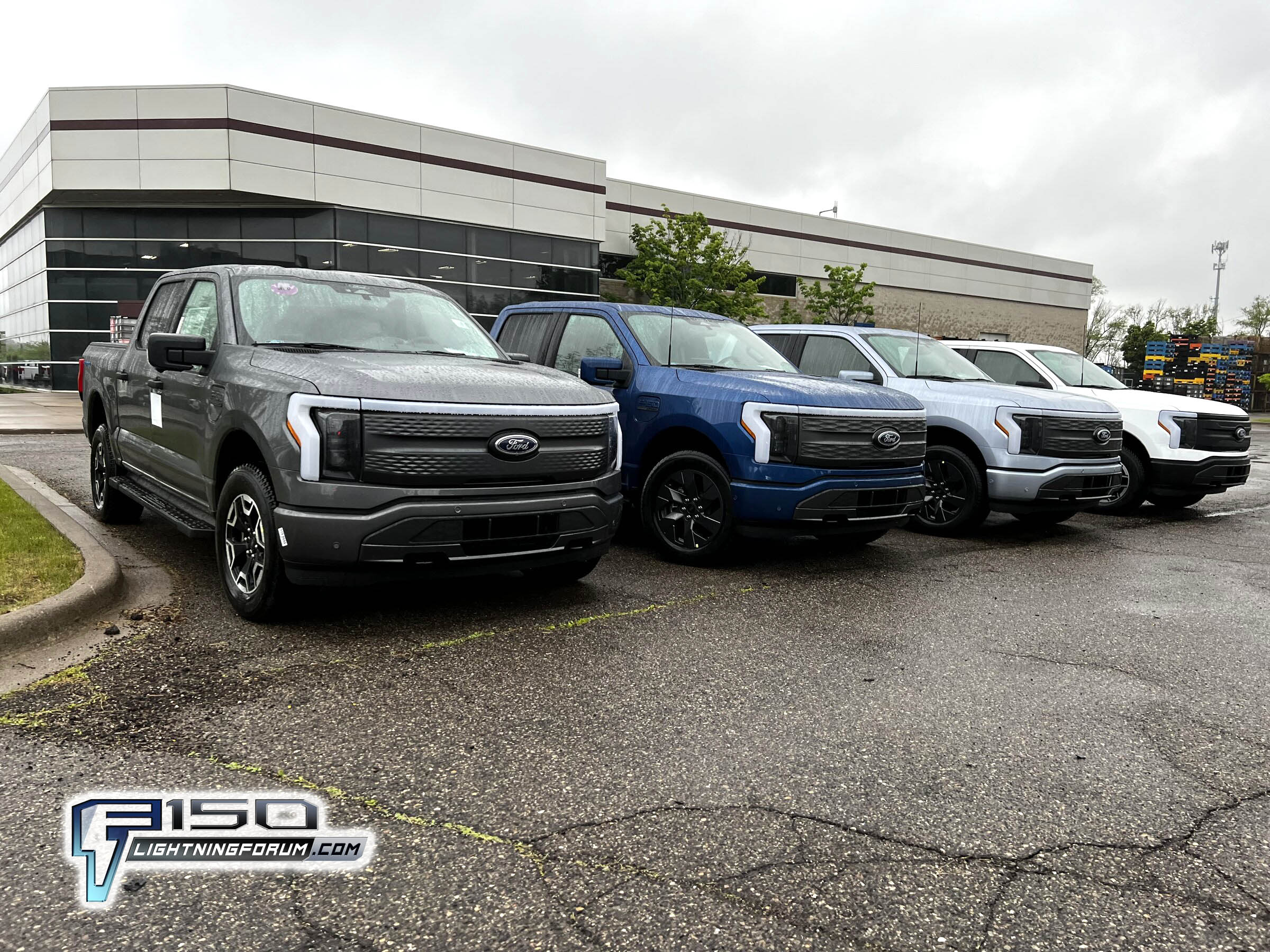 ford-f150-lightning-dealer-demos-1