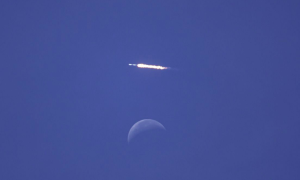 Video: SpaceX Falcon 9 over the moon