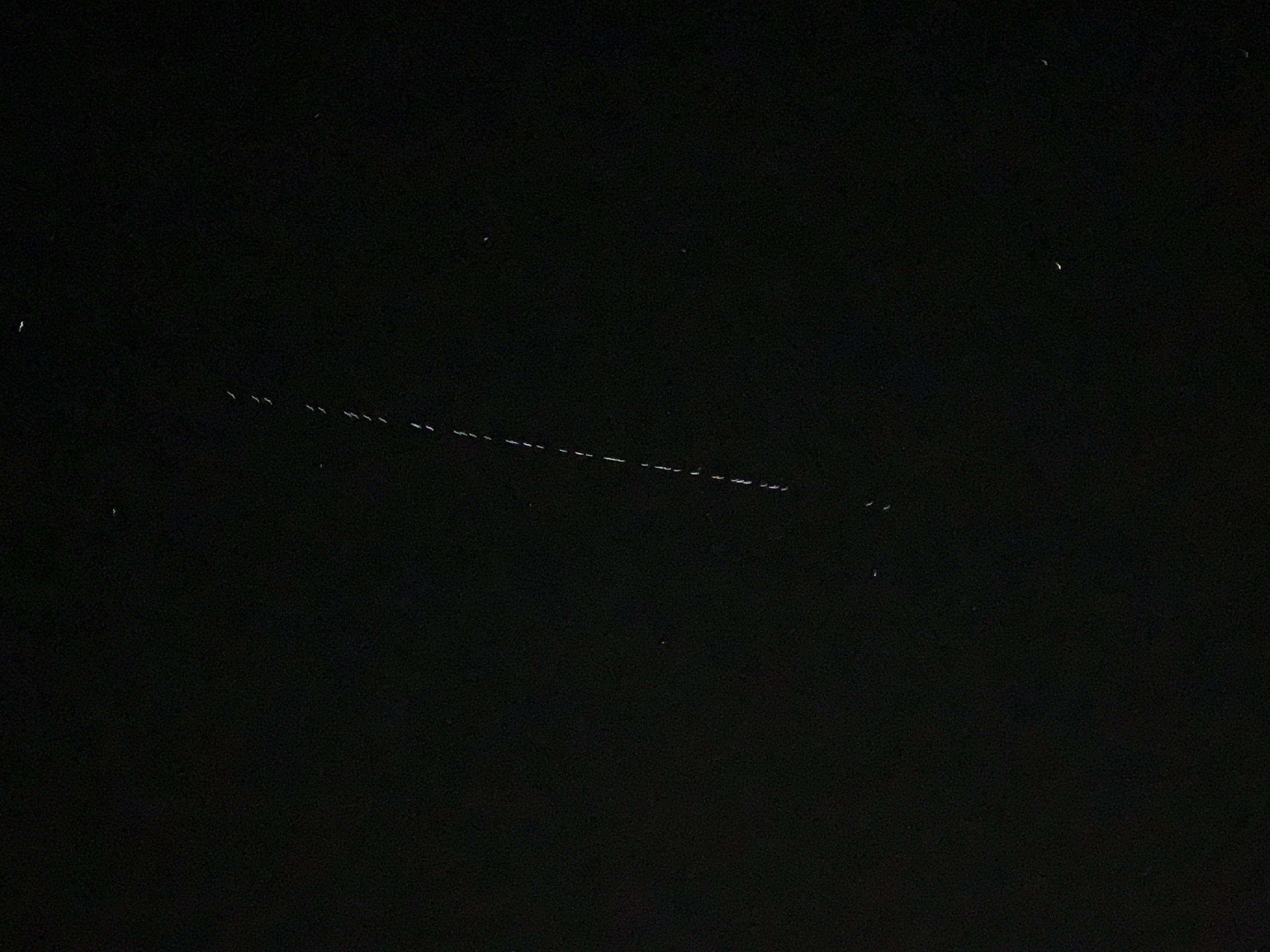 ET-like lights over Louisiana turned out to be Starlink satellites