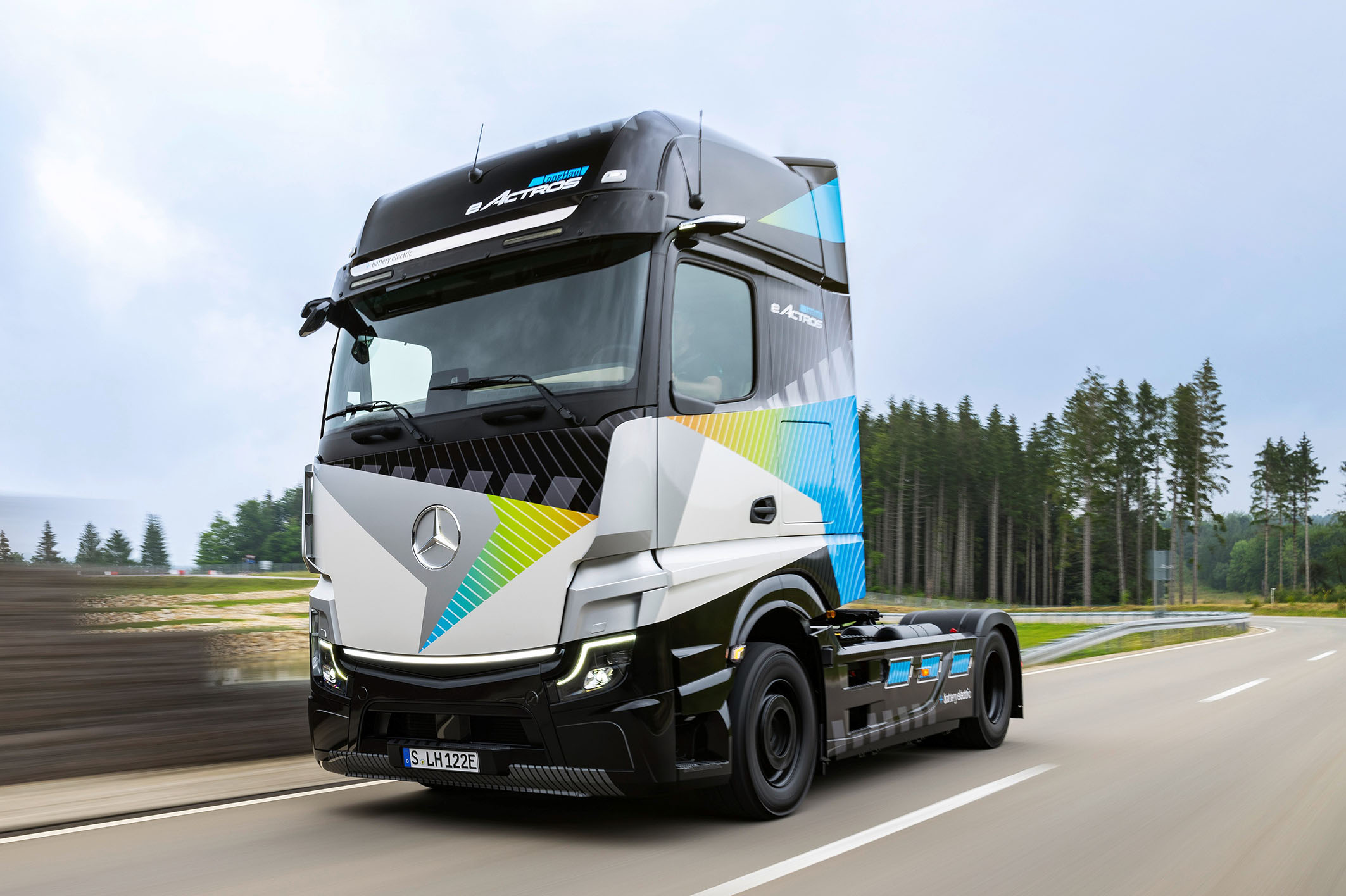 Mercedes electric semi-truck