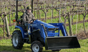 Electric tractor