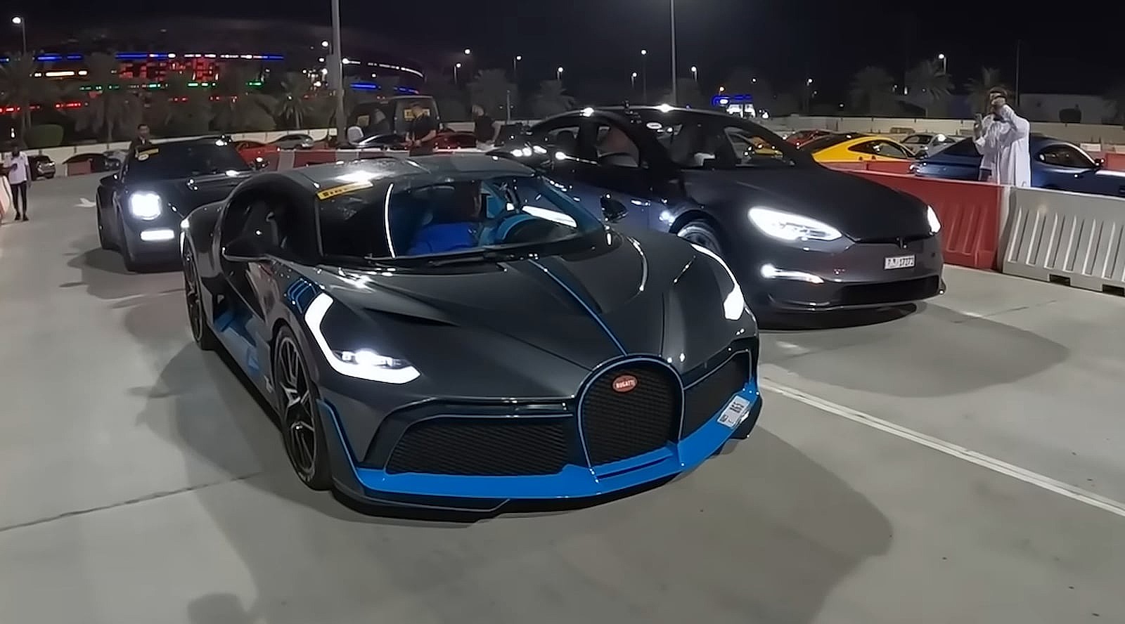 tesla-model-s-plaid-vs-bugatti-divo