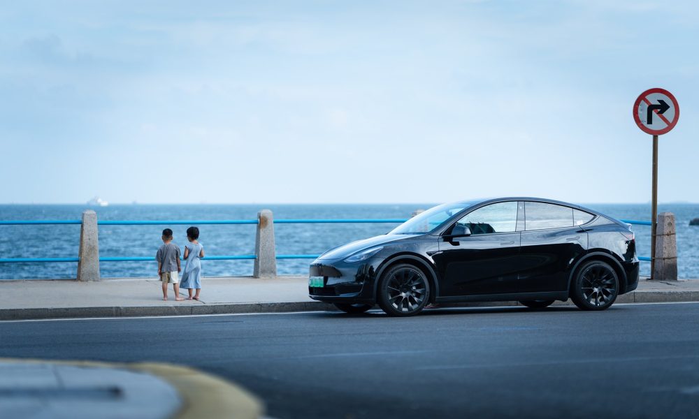 tesla-model-y-beach-1