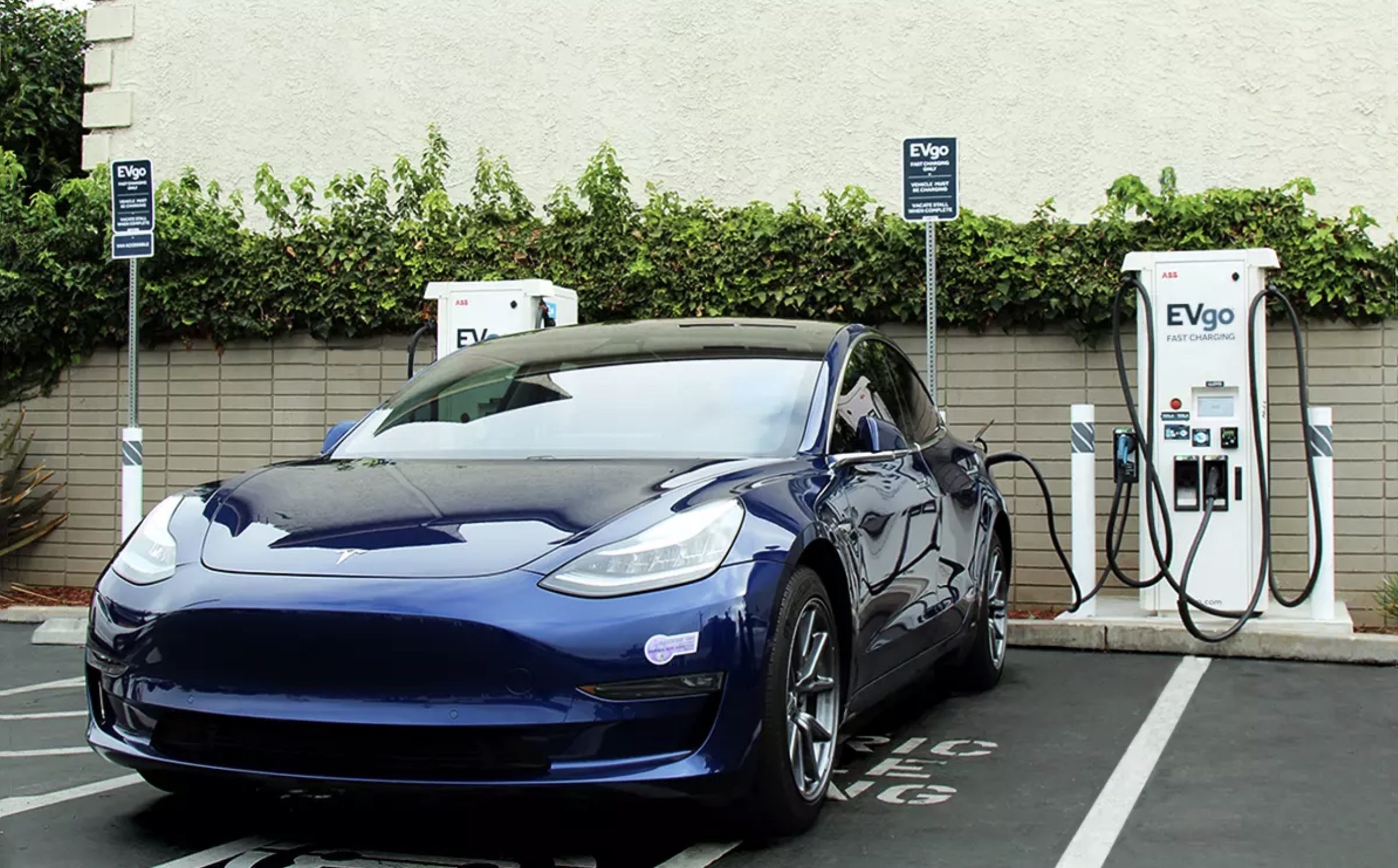 Waze-electric-vehicle-charging-station-map